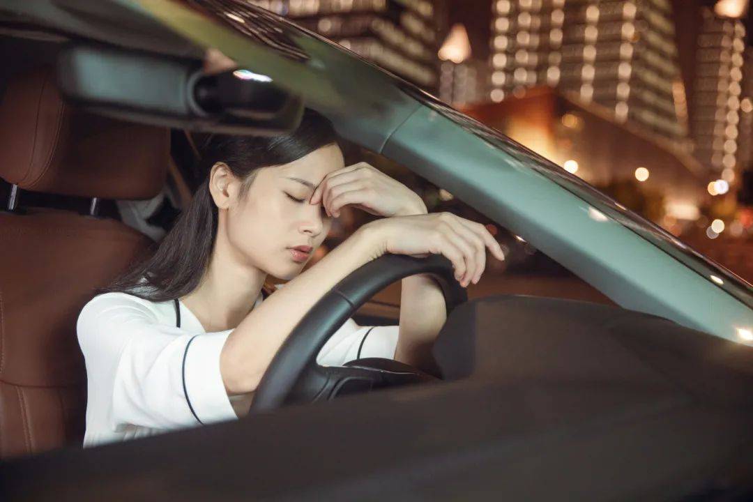 车危险性堪比酒驾！爱游戏这种状态下驾(图3)