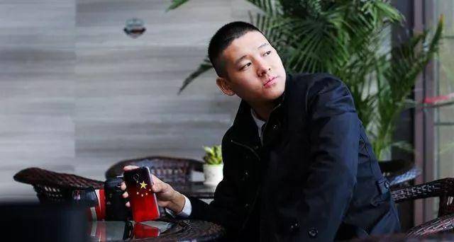 ”后被保送清华读书这个河南少年不简单爱游戏app原创18岁发明“万能充