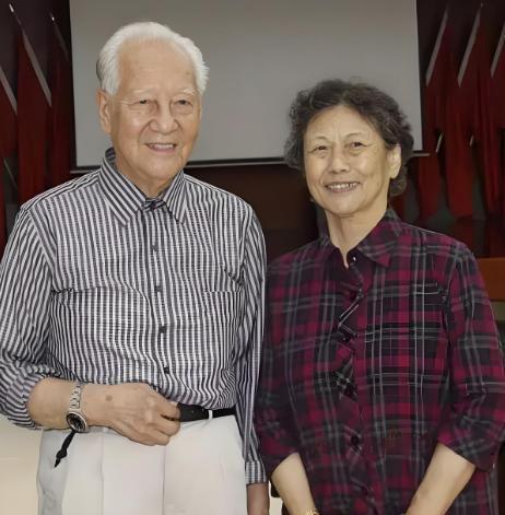 世：32岁被密召进京此后30年再没回过家爱游戏ayx网站中国核潜艇之父黄旭华逝(图5)