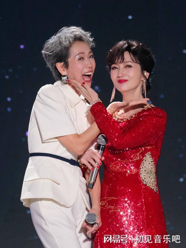 娘子许仙30年后撒糖竟藏惊天秘密爱游戏app手机版神仙售后！白(图5)