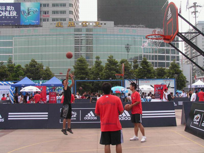 小记者专栏--街球挑战赛爱游戏网站入口武汉赛区(图2)